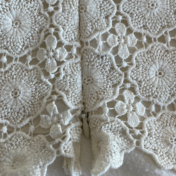 Beautiful Lace Top - Picture 8 of 8